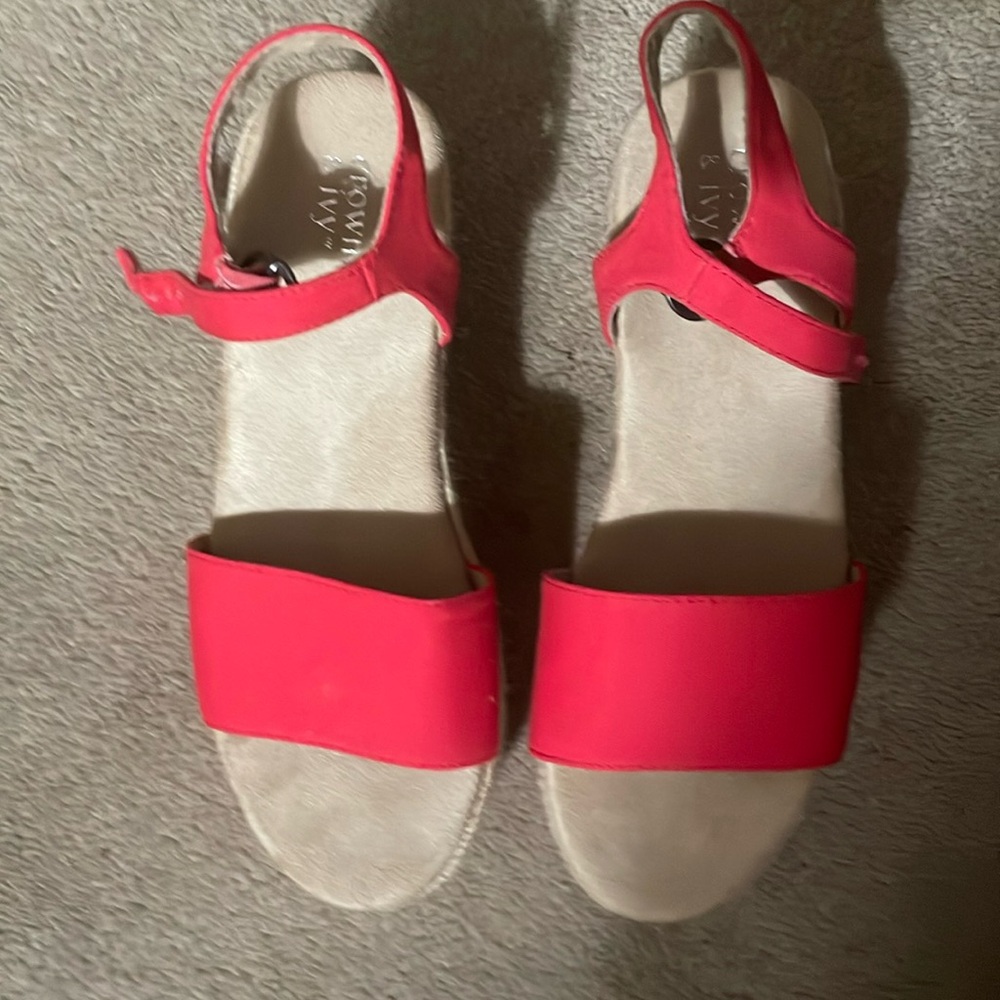 Crown and ivy worn once. Size 7 1/2